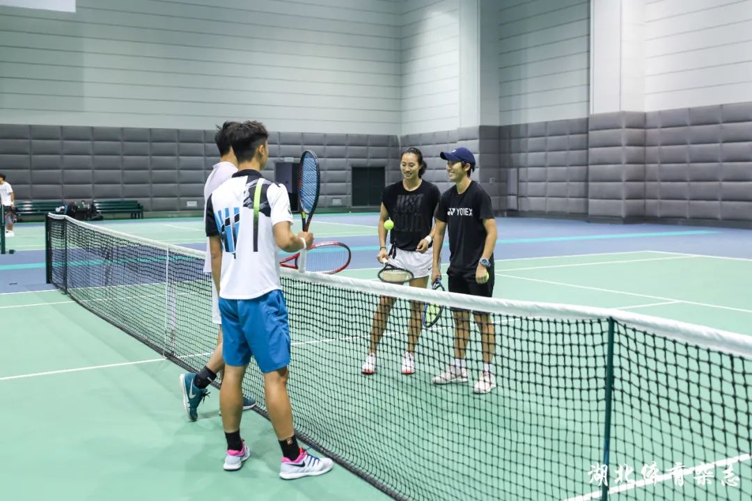 连续两年的 连续两年的